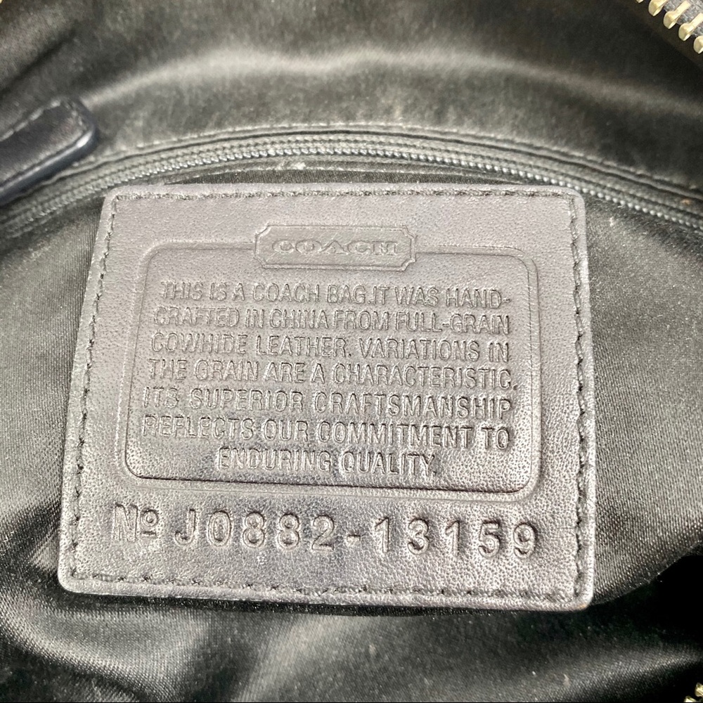 C O A C H : Pebble Leather Handbag - Picture 7 of 7